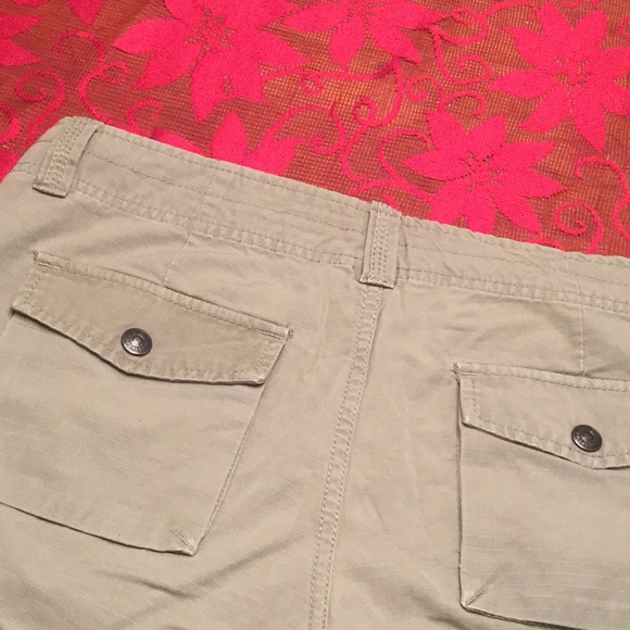 Gap Adventure Cargo Capris - Picture 6 of 8